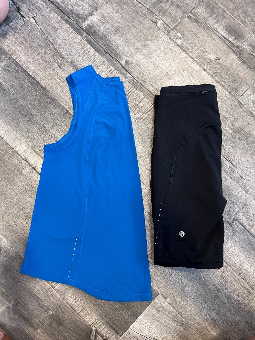 lululemon bike shorts and athletic tank size 4